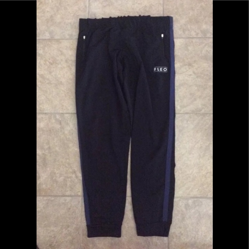 EUC Fleo Joggers Size Large